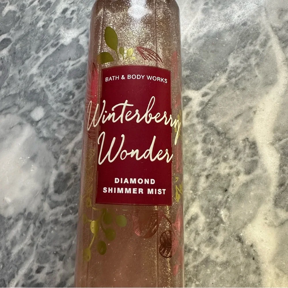 Bath and Body Works Diamond Shimmer Mist Winterberry Wonder‎